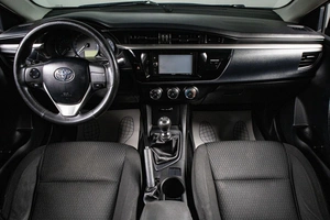 Седан Toyota Corolla 2014 года, 1099000 рублей, Сургут