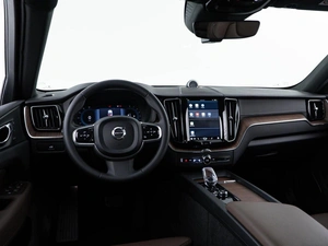 Внедорожник Volvo XC60 2024 года, 5498999 рублей, Москва