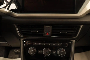 Внедорожник Volkswagen Taos 2021 года, 2389000 рублей, Челябинск