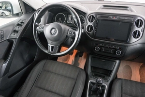 Внедорожник Volkswagen Tiguan 2012 года, 1099000 рублей, Красноярск