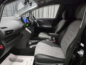 Минивэн Toyota Wish 2011 года, 1180000 рублей, Красноярск