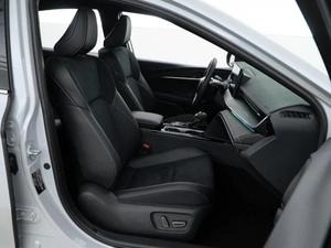 Седан Toyota Camry 2024 года, 4249999 рублей, Москва