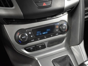 Седан Ford Focus 2014 года, 998200 рублей, Казань