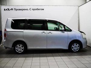 Минивэн Toyota Noah 2008 года, 1150000 рублей, Красноярск