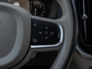 Внедорожник Volvo XC60 2021 года, 4050000 рублей, Краснодар
