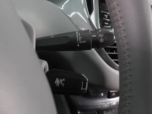 Хетчбэк Peugeot 208 2013 года, 849000 рублей, Воронеж