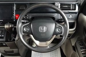 Минивэн Honda Stepwgn Spada 2015 года, 1499000 рублей, Тюмень