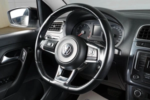 Седан Volkswagen Polo 2020 года, 1629000 рублей, Тюмень