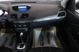 Седан Renault Fluence 2013 года, 789000 рублей, Омск