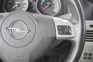 Хетчбэк Opel Astra 2007 года, 399000 рублей, Кемерово