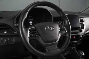 Седан Hyundai Accent 2020 года, 1690000 рублей, Омск
