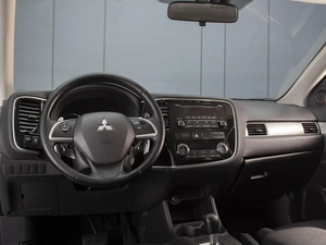 Внедорожник Mitsubishi Outlander 2013 года, 1390000 рублей, Омск