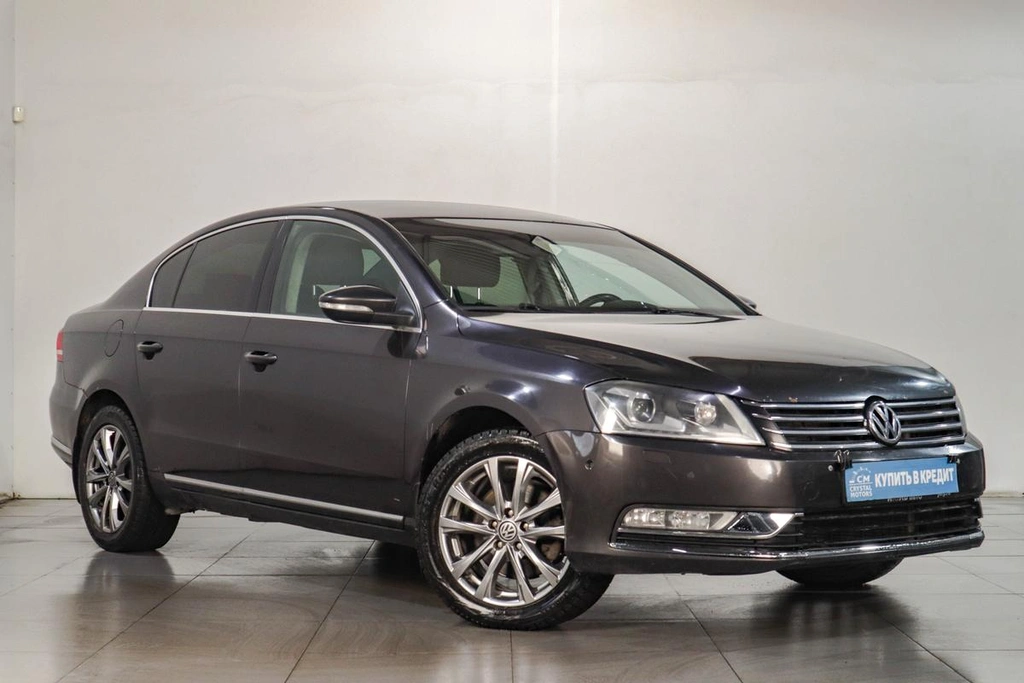 Седан Volkswagen Passat 2011 года, 949000 рублей, Челябинск