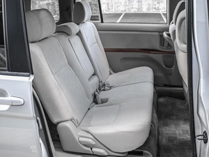 Минивэн Toyota Isis 2010 года, 1399000 рублей, Кирилловка