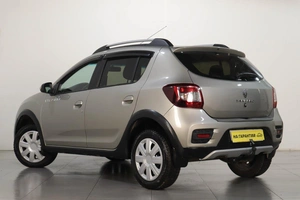 Хетчбэк Renault Sandero Stepway 2018 года, 999000 рублей, Челябинск