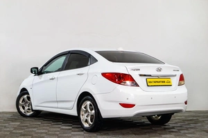 Седан Hyundai Solaris 2013 года, 769000 рублей, Сургут