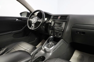 Седан Volkswagen Jetta 2013 года, 1049000 рублей, Новосибирск