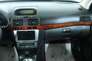 Седан Toyota Avensis 2004 года, 749000 рублей, Омск