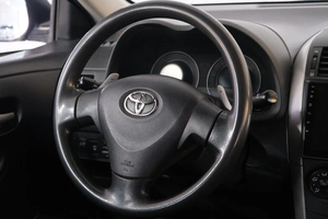 Седан Toyota Corolla 2008 года, 929000 рублей, Омск