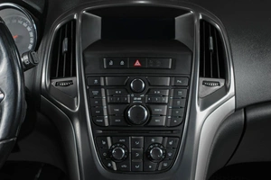 Хетчбэк Opel Astra 2011 года, 719000 рублей, Тюмень