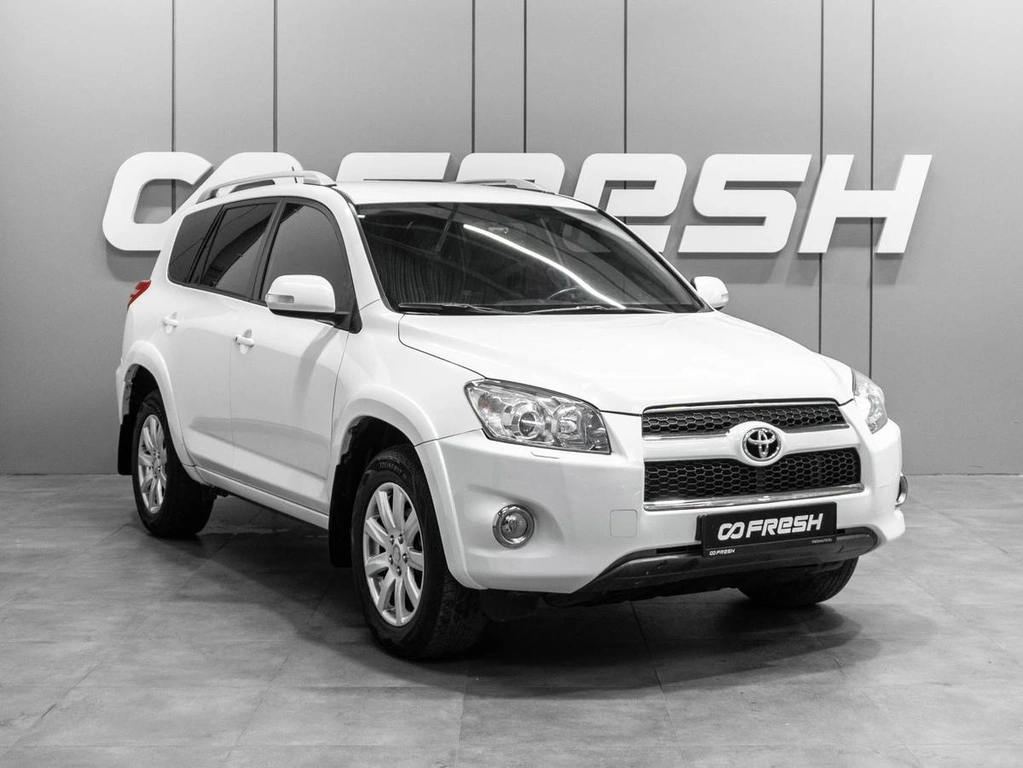 Внедорожник Toyota RAV4 2011 года, 1920000 рублей, Тюмень