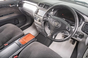 Минивэн Toyota Ipsum 2001 года, 829000 рублей, Томск