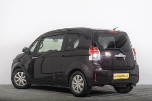 Минивэн Toyota Spade 2015 года, 949000 рублей, Томск
