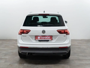 Внедорожник Volkswagen Tiguan 2016 года, 1950000 рублей, Красноярск