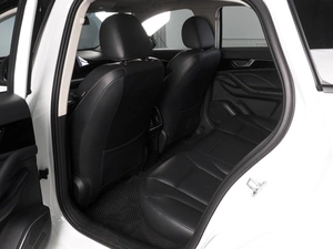 Лифтбек FAW Bestune B70 2023 года, 2359000 рублей, Красный Пахарь