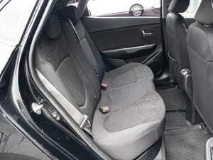 Хетчбэк Kia Rio 2012 года, 750000 рублей, Краснодар