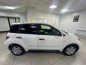 Хетчбэк Toyota Ist 2004 года, 620000 рублей, Ачинск
