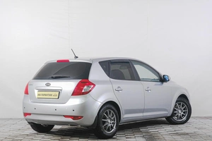 Хетчбэк Kia Ceed 2011 года, 589000 рублей, Кемерово