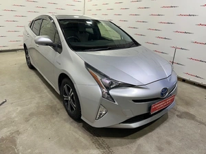 Лифтбек Toyota Prius 2016 года, 1465000 рублей, Красноярск