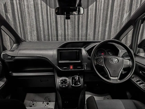 Минивэн Toyota Noah 2020 года, 1950000 рублей, Красноярск