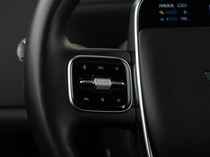 Внедорожник Li Auto L9 2023 года, 6087444 рублей, Москва