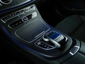 Седан Mercedes-benz E-класс 2018 года, 3190000 рублей, Москва