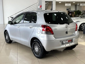 Хетчбэк Toyota Vitz 2009 года, 587000 рублей, Солонцы