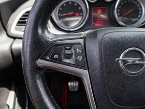 Хетчбэк Opel Astra GTC 2013 года, 850000 рублей, Краснодар