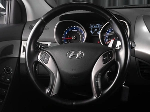 Седан Hyundai Elantra 2012 года, 1249000 рублей, Тюмень