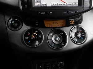 Внедорожник Toyota RAV4 2011 года, 1649000 рублей, Тюмень