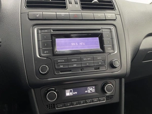 Седан Volkswagen Polo 2015 года, 947000 рублей, Красноярск