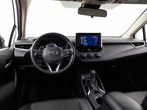 Седан Toyota Corolla 2021 года, 1998999 рублей, Москва