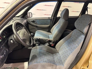 Внедорожник Chevrolet Niva 2004 года, 355000 рублей, Красноярск