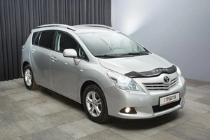 Минивэн Toyota Verso 2011 года, 1249000 рублей, Красноярск