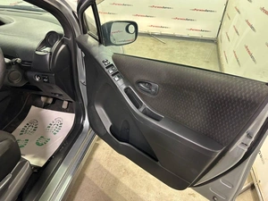 Хетчбэк Toyota Vitz 2006 года, 499000 рублей, Красноярск