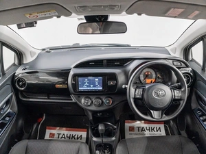 Хетчбэк Toyota Vitz 2019 года, 1080000 рублей, Красноярск