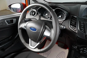 Седан Ford Fiesta 2015 года, 819000 рублей, Тюмень