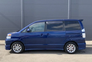 Минивэн Toyota Voxy 2001 года, 860000 рублей, Солонцы