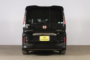 Минивэн Honda Stepwgn Spada 2016 года, 2009000 рублей, Новосибирск