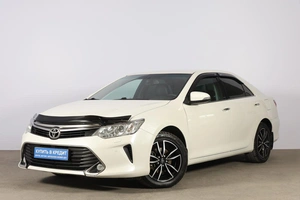 Седан Toyota Camry 2016 года, 1999000 рублей, Новосибирск